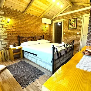 Muzhaqi Apartment